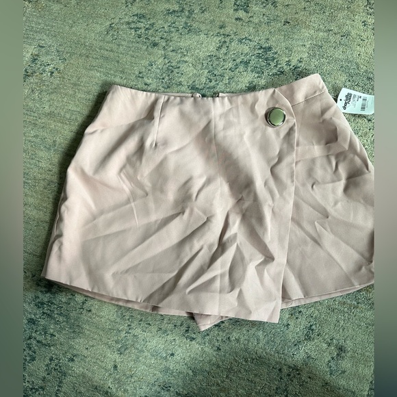 Charlotte Russe Pants - Charlotte Russe Skort Shorts Pink Mini Skirt Button Front‎ Medium M New